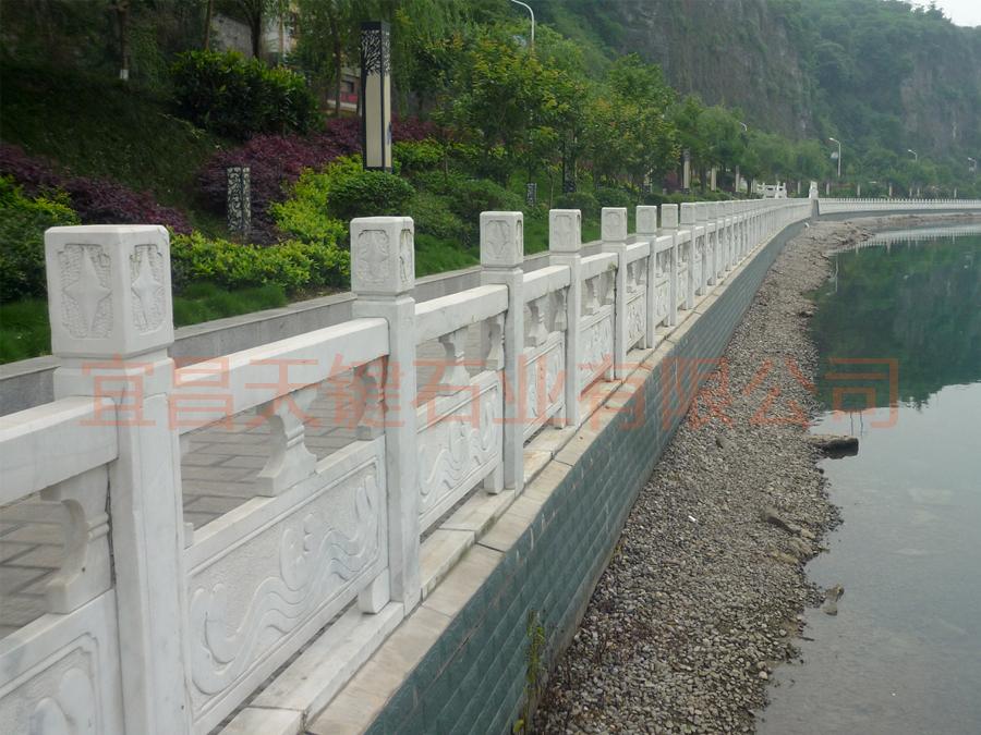 河堤栏杆.jpg